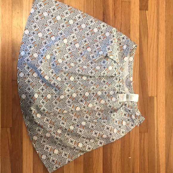 🔥 3 for $30 🔥H&M mini skirt with geo print - Picture 2 of 4